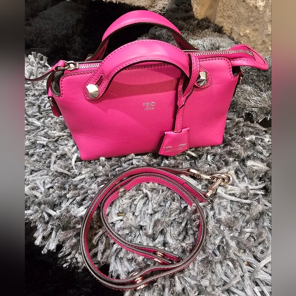 Authentic fendi mini bag - Picture 4 of 14